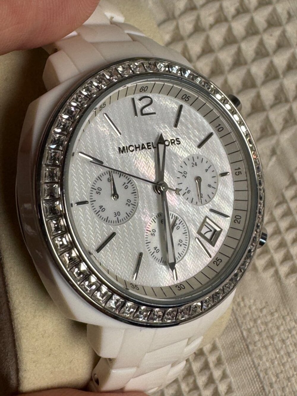 Michael Kors MK5079 Womens White Acrylic Band Watch MOP & Crystal Embellished - Picture 4 of 12